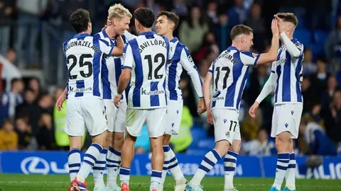 汤普森巴林赛独占鳌头  汤姆森丁文一齐进前十 金子豪位列第三十五